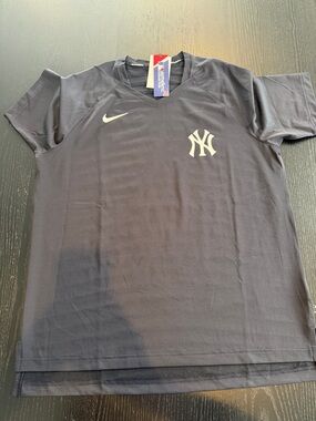 Nike mens Navy New York Yankees Short-Sleeve Tee with White Logos